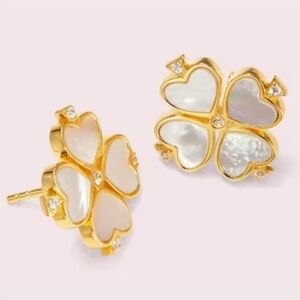 KATE SPADE • MOTHER OF PEARL CLOVER • STUD EARRINGS